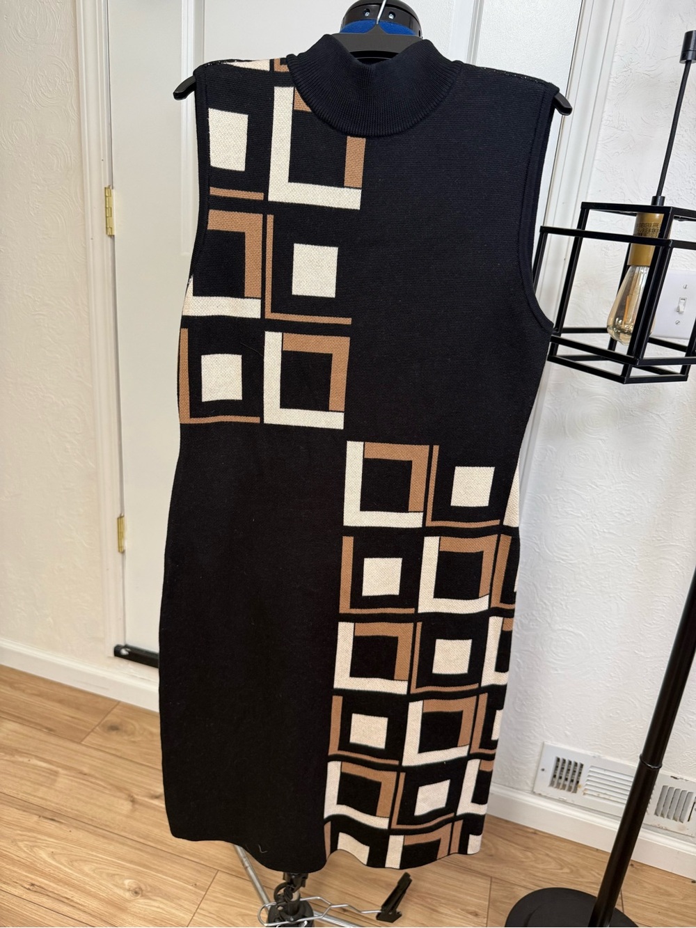 Anne Klein Sleeveless Geometric Knit Dress in Black and Brown